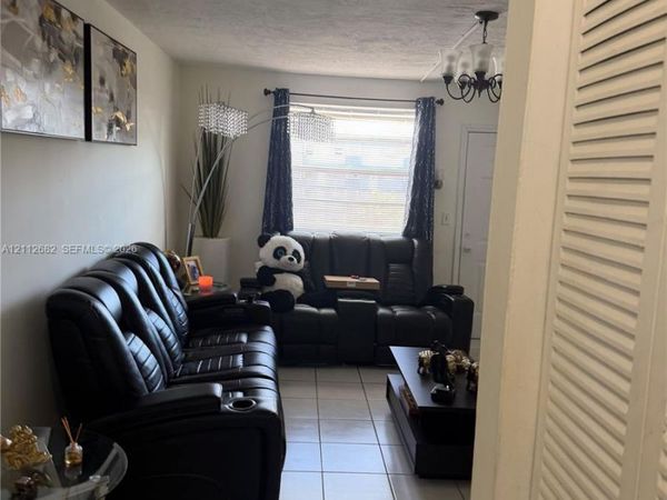 1655 W 44th Pl , Unit 435, Hialeah, FL 33012