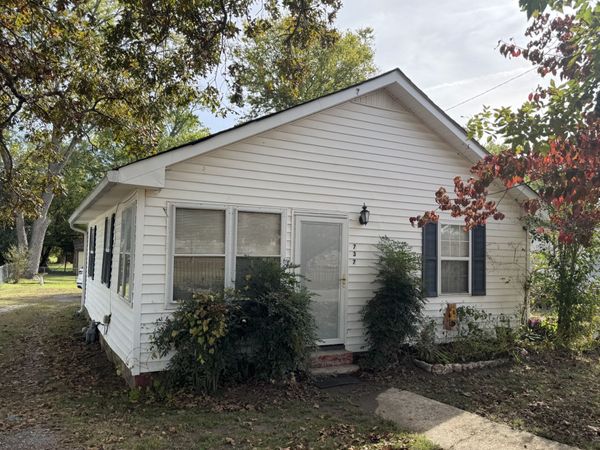737 Maplewood Ave, Tullahoma, TN 37388