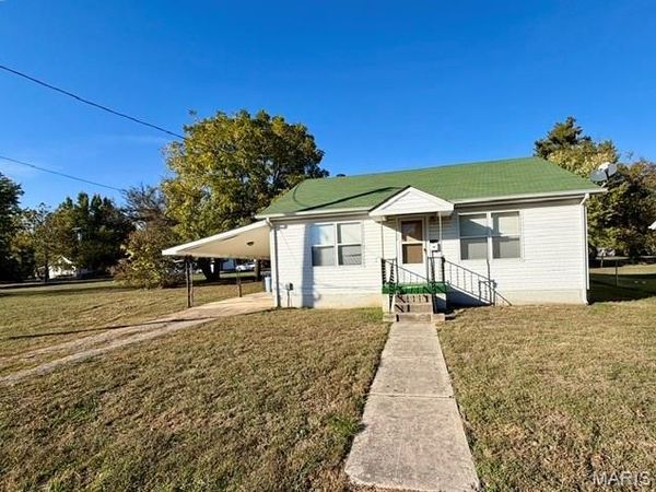 402 W Hunt Street , Salem, MO 65560