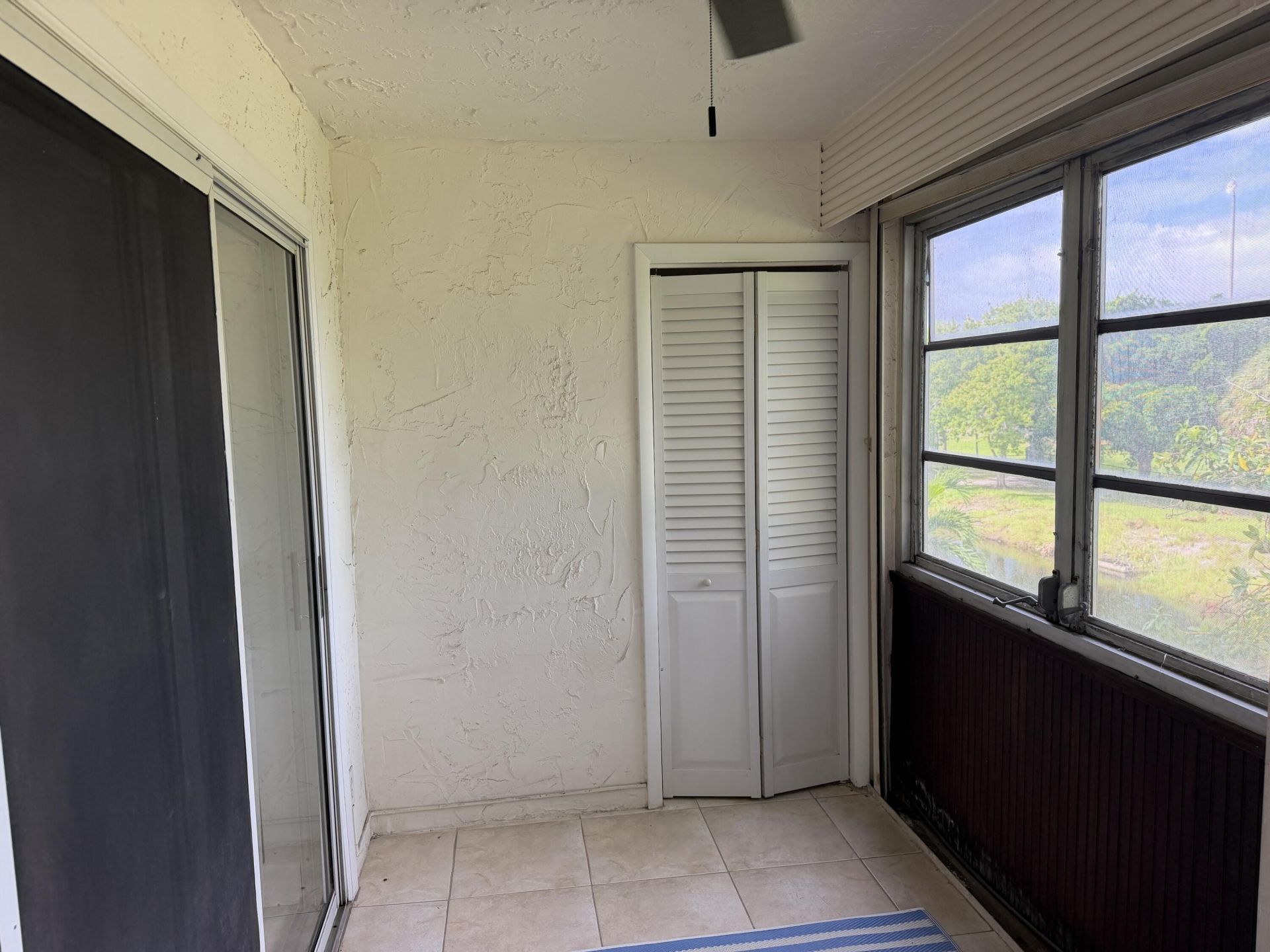 729 Lori Drive, Unit 301, Palm Springs, FL 33461 Photo