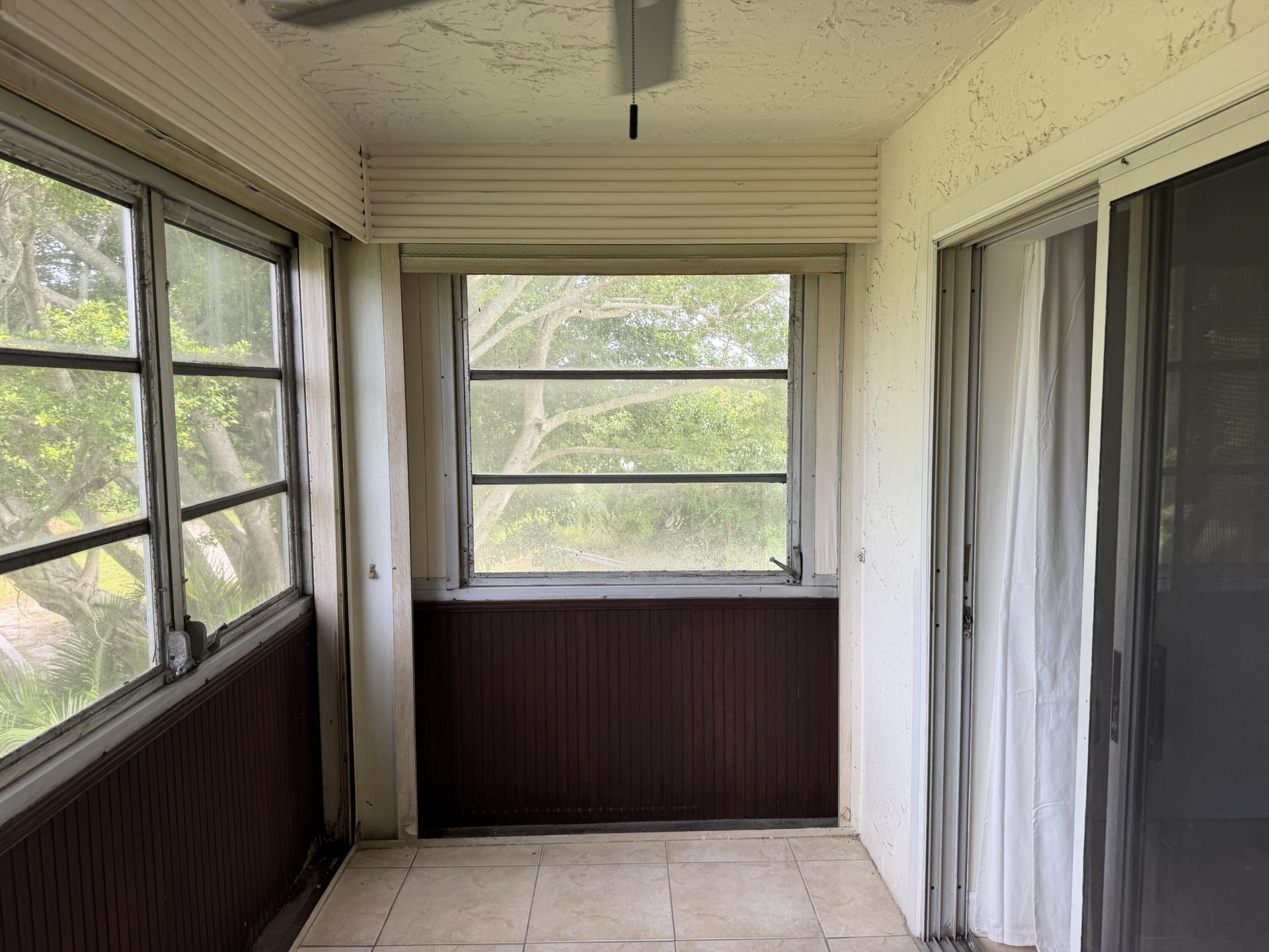 729 Lori Drive, Unit 301, Palm Springs, FL 33461 Photo