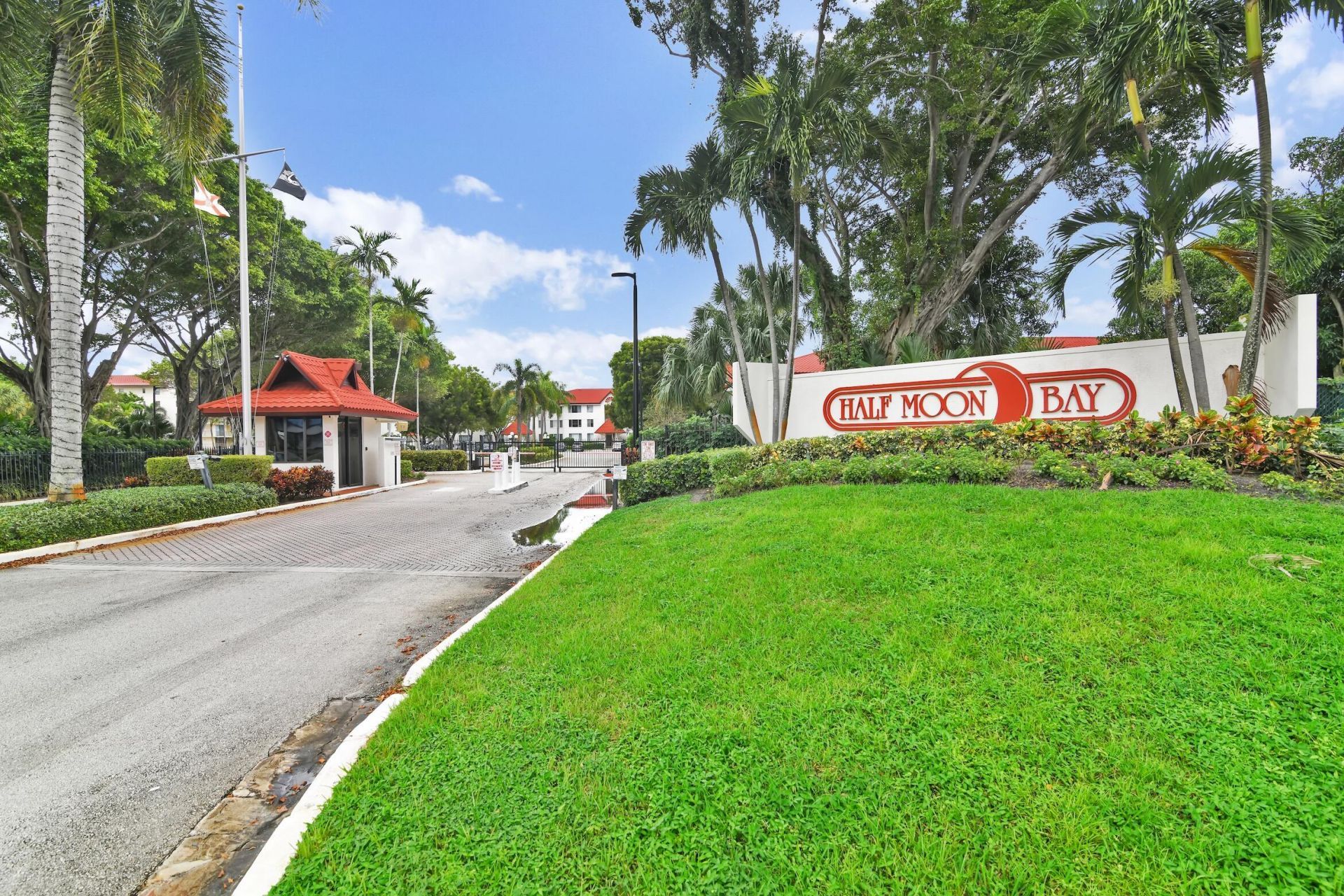 107 Half Moon Circle, Unit A1, Hypoluxo, FL 33462 Photo