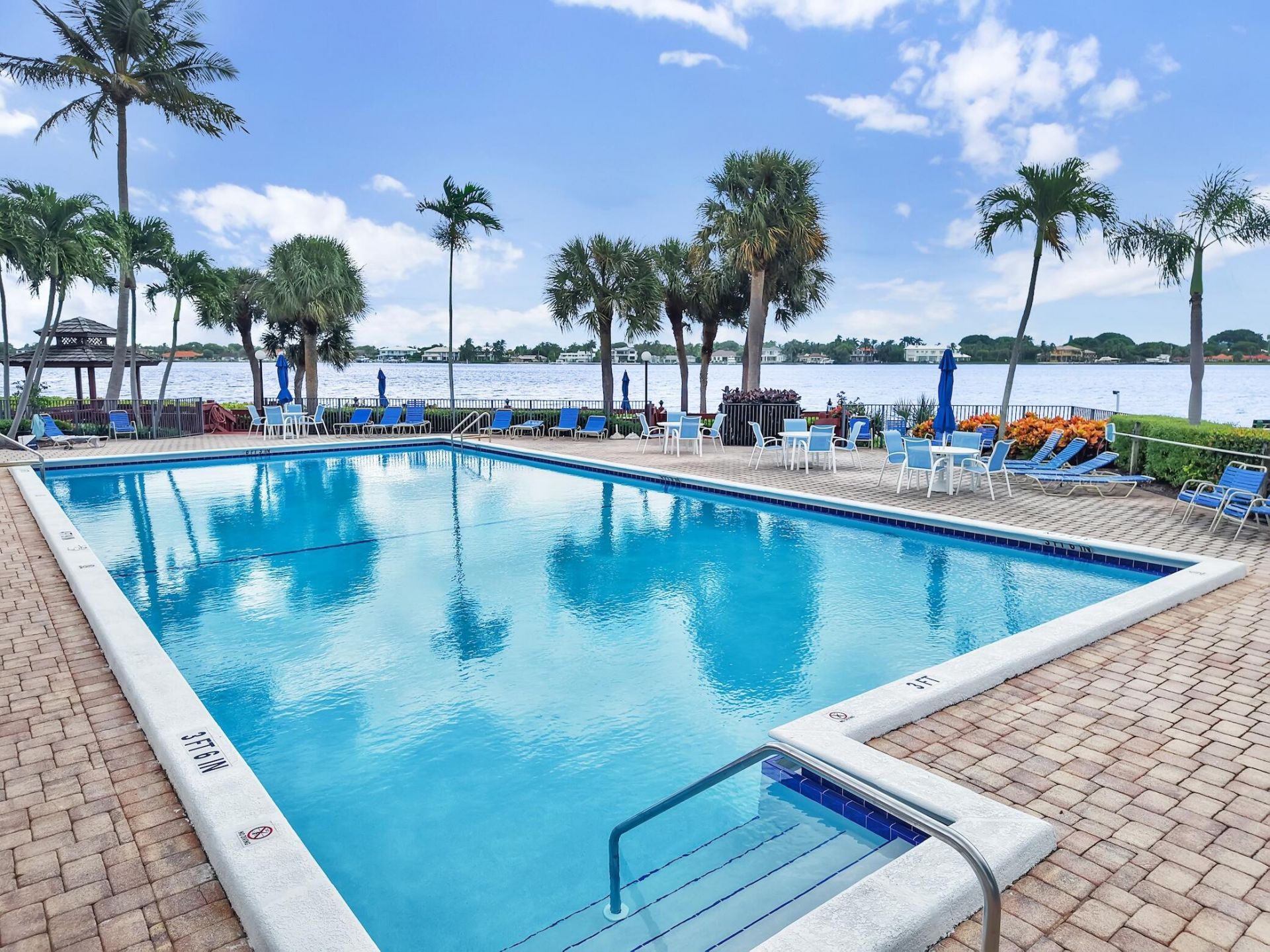 107 Half Moon Circle, Unit A1, Hypoluxo, FL 33462 Photo