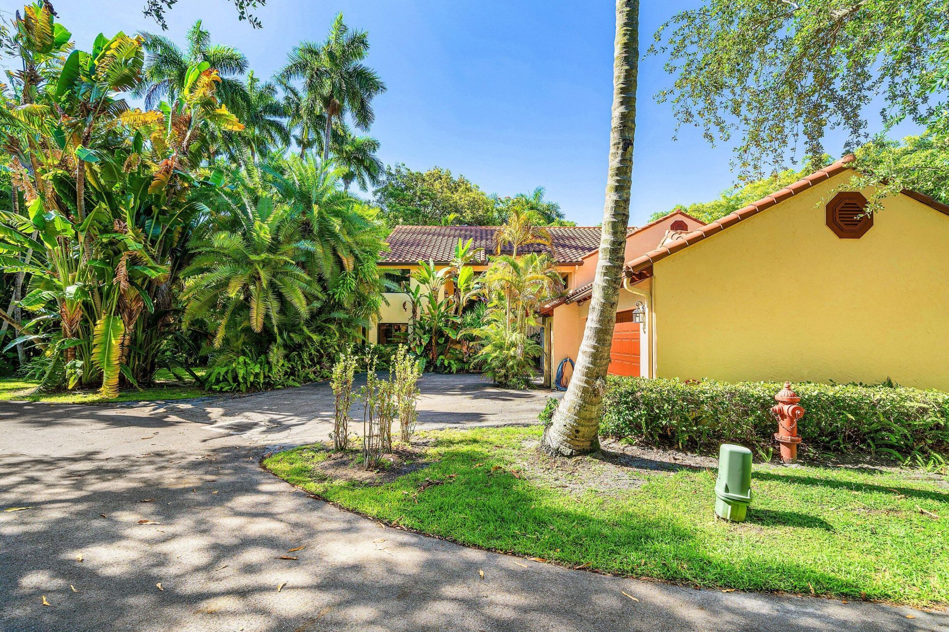 16 Via Lago, Boynton Beach, FL 33435 Photo