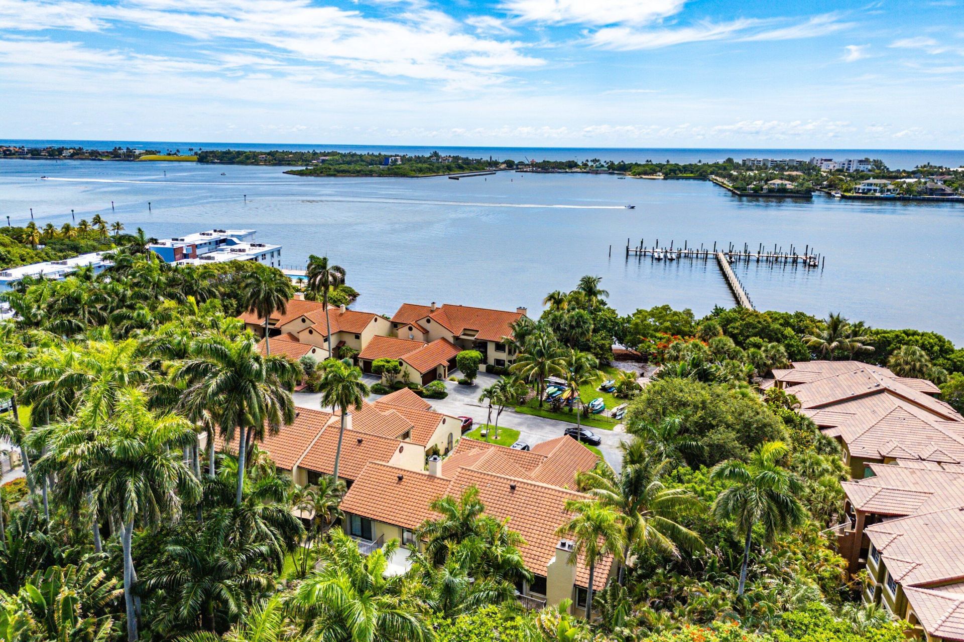 16 Via Lago, Boynton Beach, FL 33435 Photo