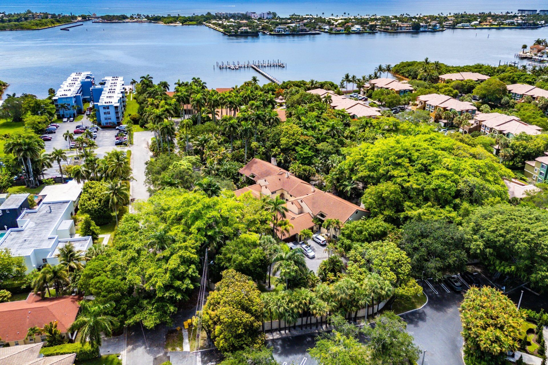 16 Via Lago, Boynton Beach, FL 33435 Photo