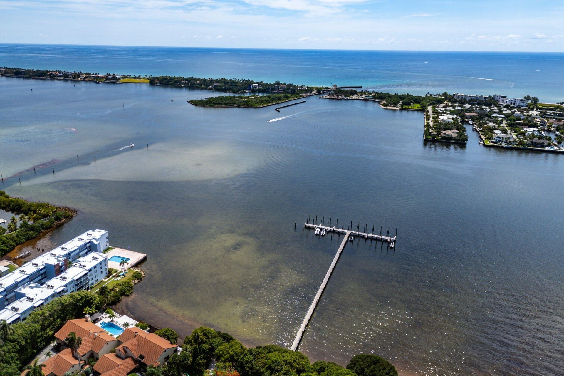 16 Via Lago, Boynton Beach, FL 33435 Photo