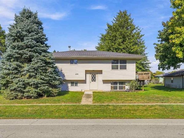 408 E Main, Hills, IA 52235