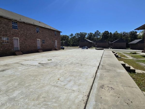 105 Plantation Boulevard, Hattiesburg, MS 39401