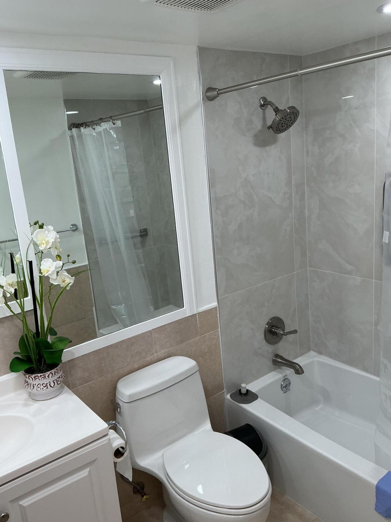 8100 Sunrise Lakes Boulevard, Unit 210, Sunrise, FL 33322 Photo