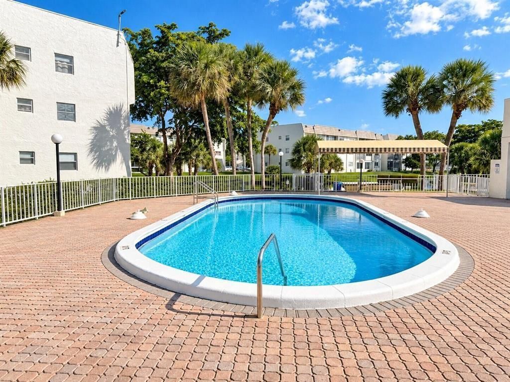 8100 Sunrise Lakes Boulevard, Unit 210, Sunrise, FL 33322 Photo