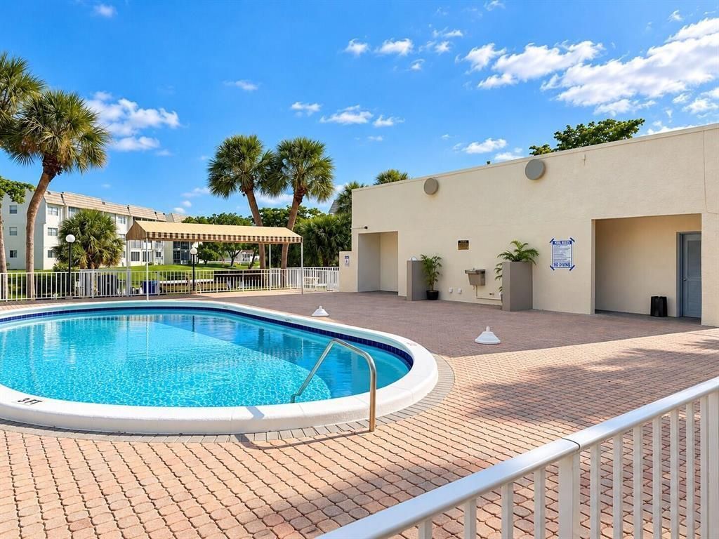 8100 Sunrise Lakes Boulevard, Unit 210, Sunrise, FL 33322 Photo