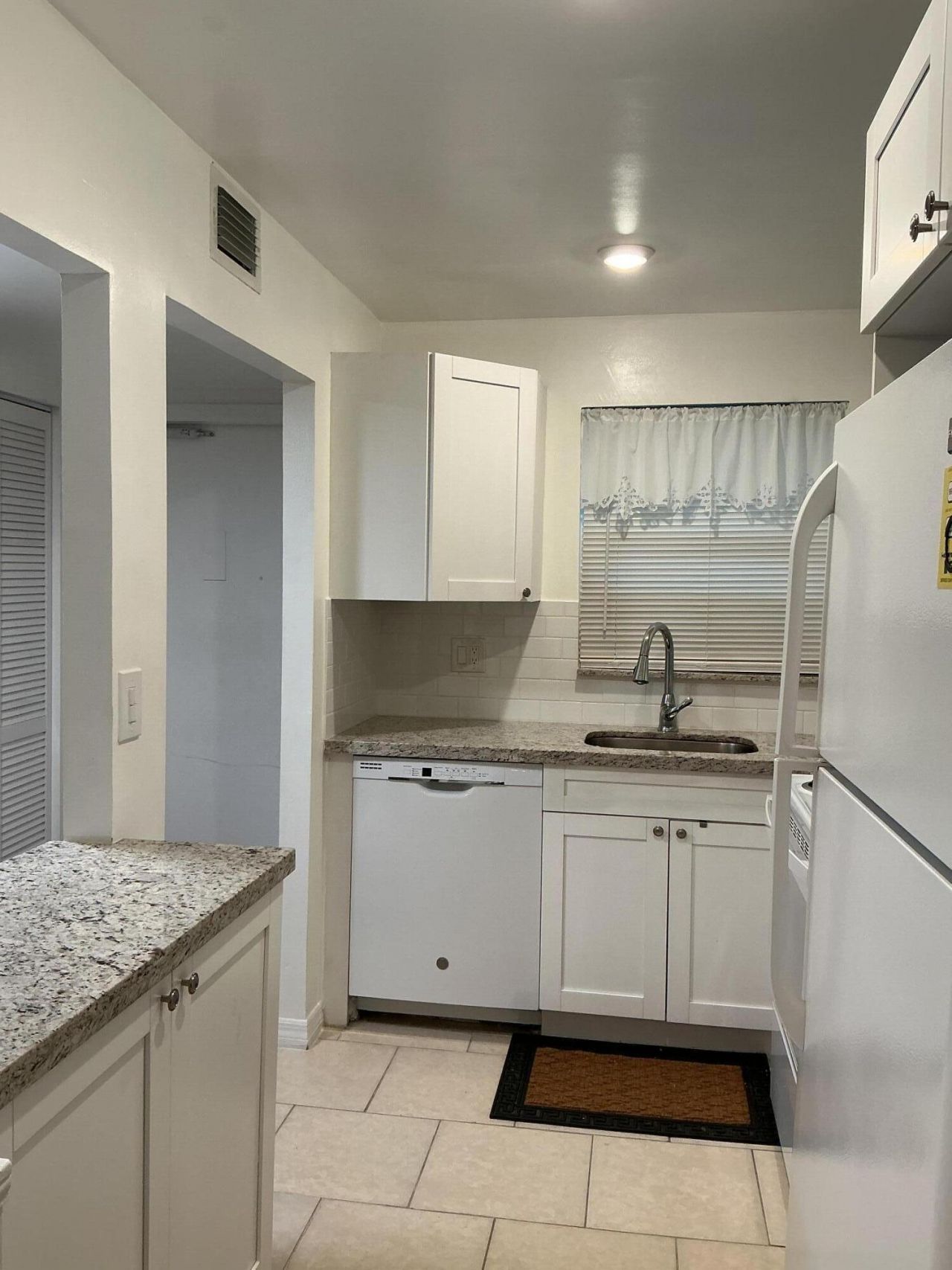 8100 Sunrise Lakes Boulevard, Unit 210, Sunrise, FL 33322 Photo