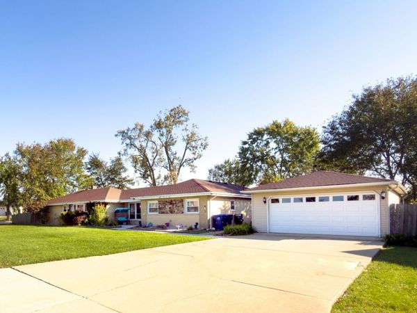8501 S 82nd Court , Hickory Hills, IL 60457