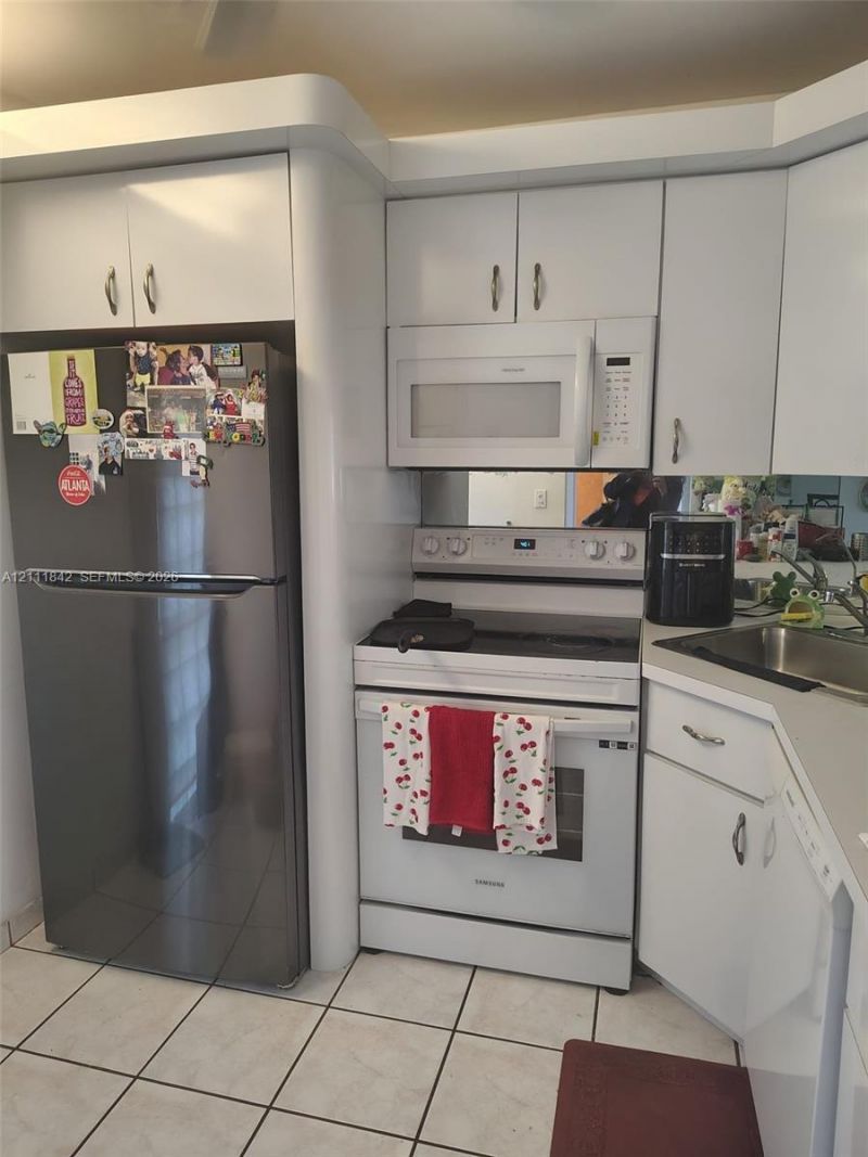 20400 W Country Club Dr , Unit 303, Aventura, FL 33180 Photo