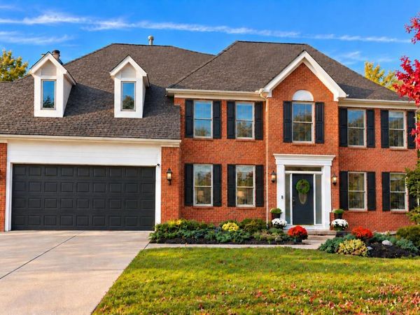 8922 Oakshire Drive NW, Pickerington, OH 43147