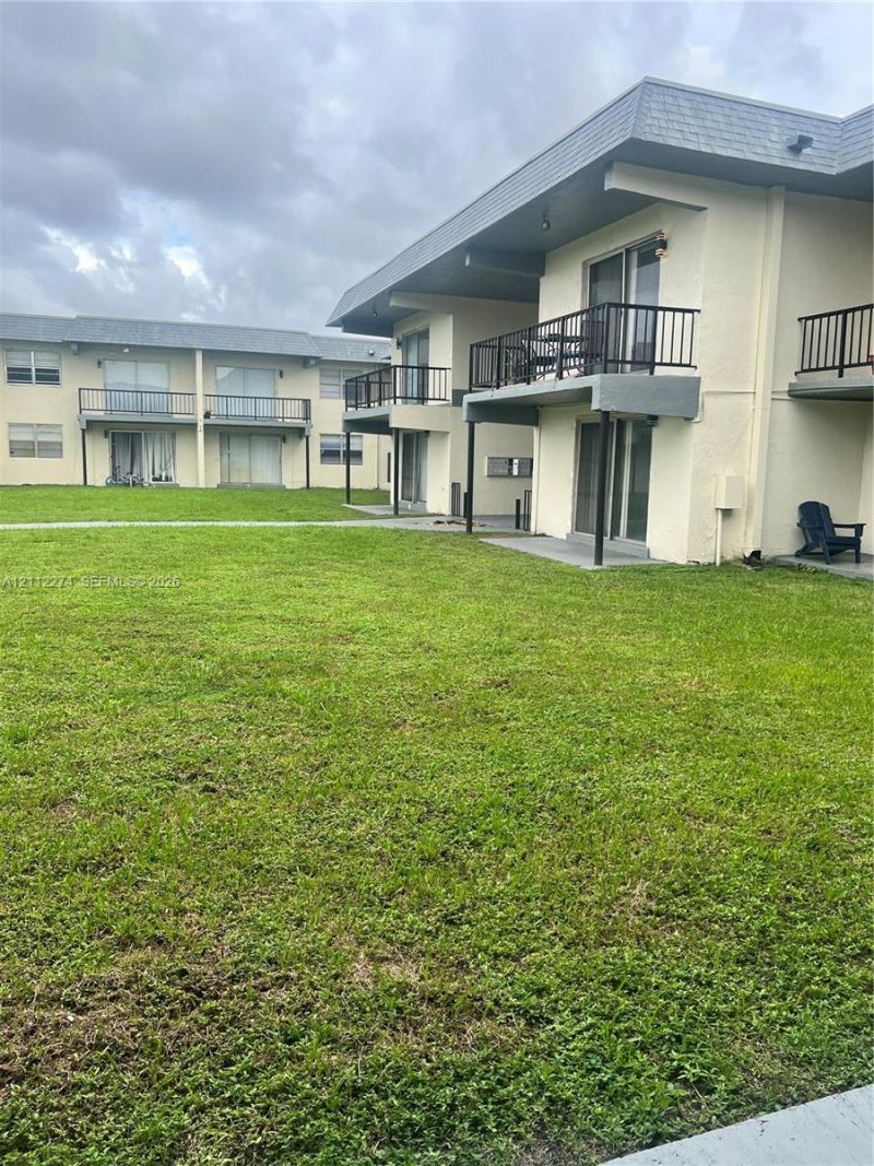 301 NW 177th St , Unit 141, Miami Gardens, FL 33169 Photo