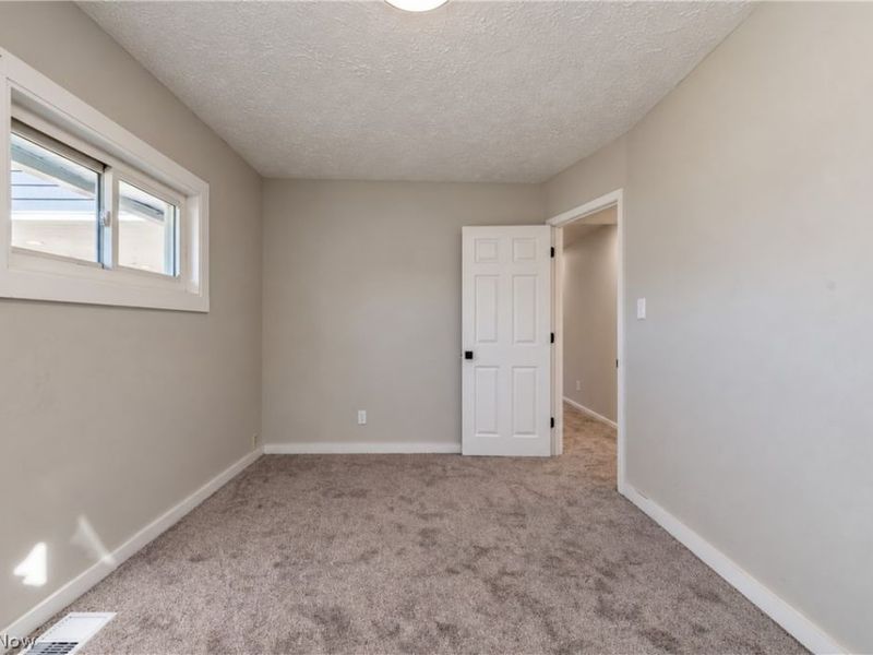 345 N Edgehill Avenue, Austintown, OH 44515 Photo 23