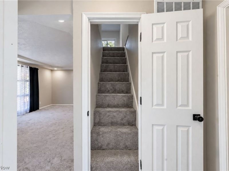 345 N Edgehill Avenue, Austintown, OH 44515 Photo 29
