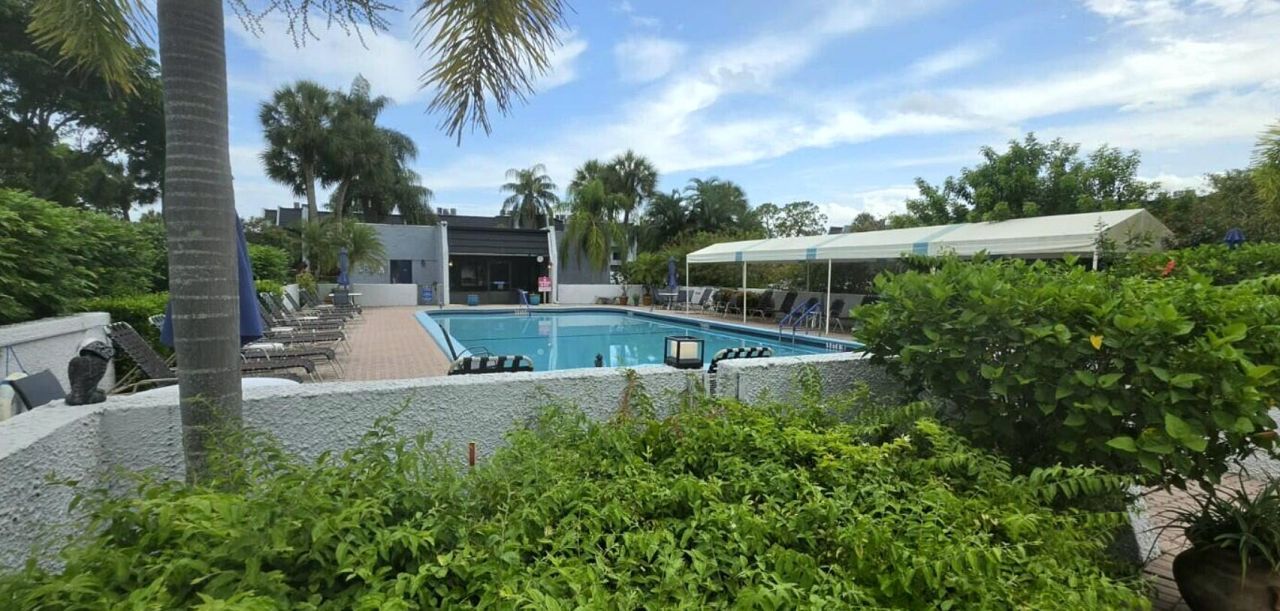 4284 Deste Court, Unit 304, Lake Worth, FL 33467 Photo