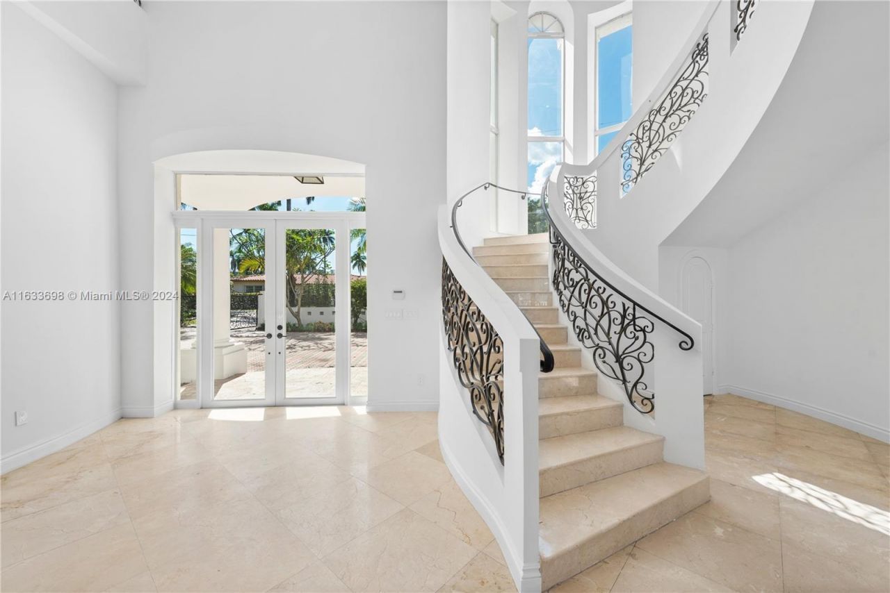 369 N Hibiscus Dr, Miami Beach, FL 33139 Photo