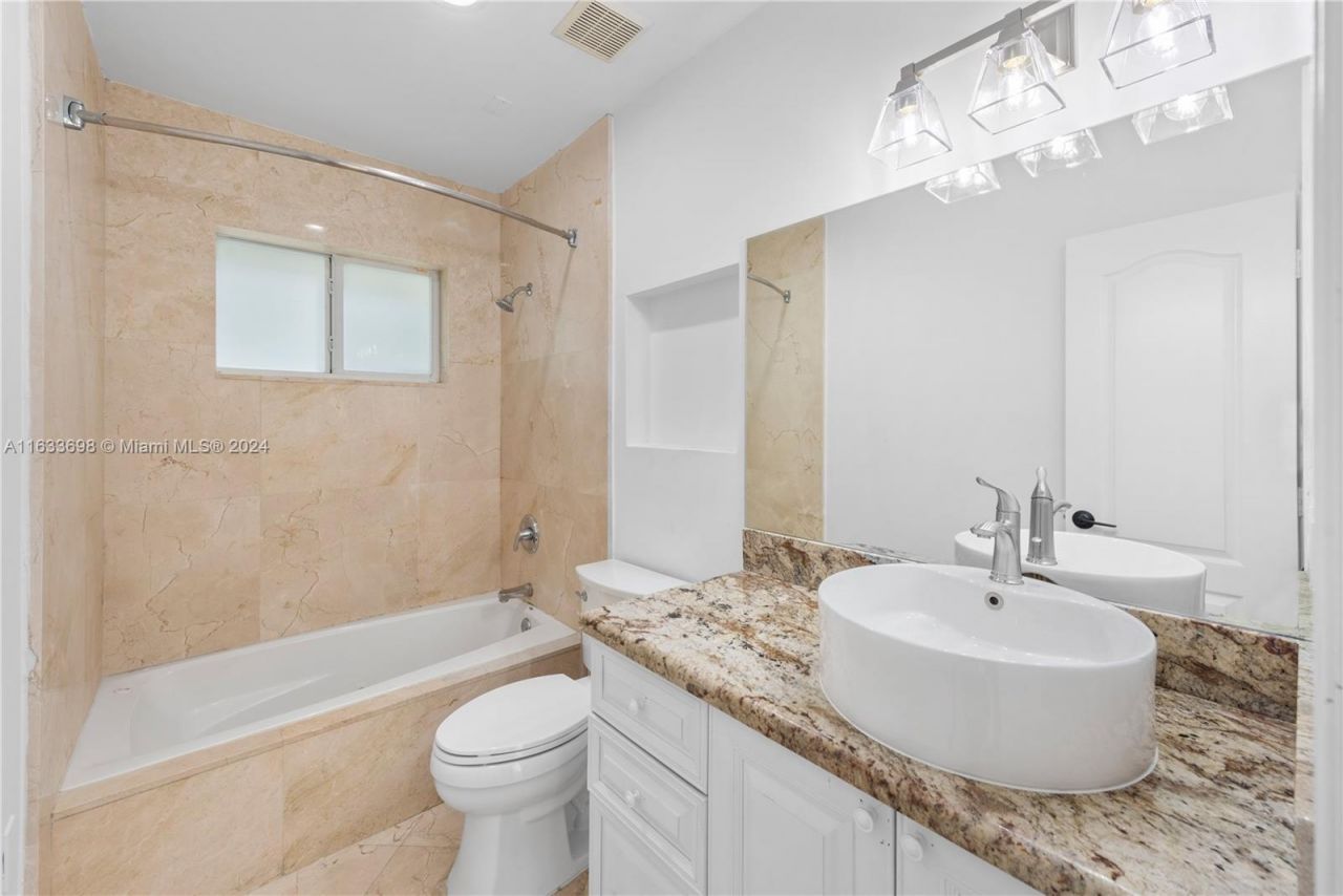 369 N Hibiscus Dr, Miami Beach, FL 33139 Photo