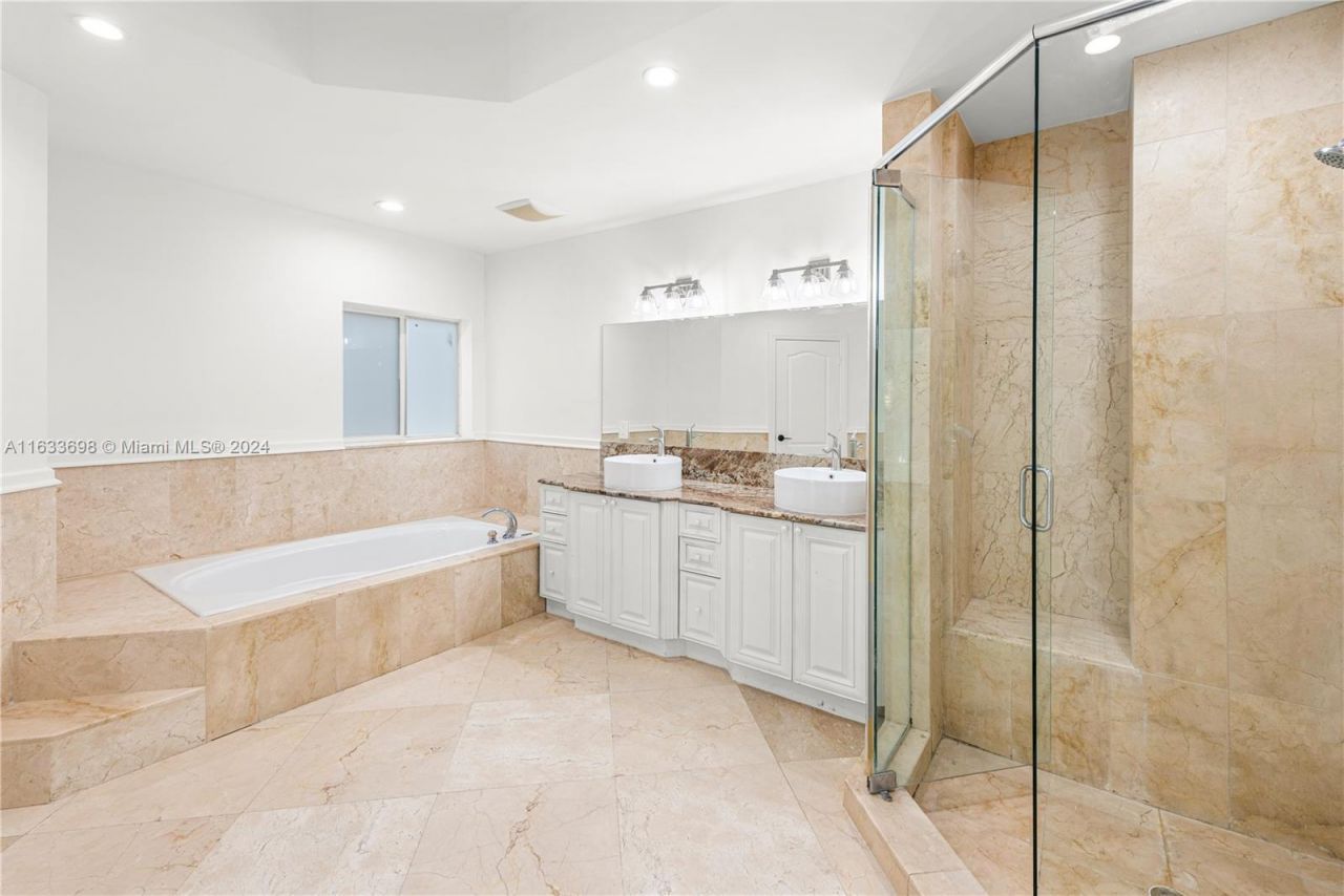 369 N Hibiscus Dr, Miami Beach, FL 33139 Photo