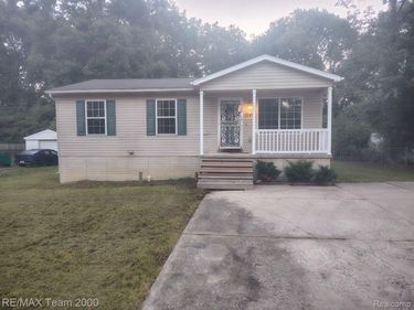 1649 S Pasadena Avenue , Ypsilanti Township, Mi 48198