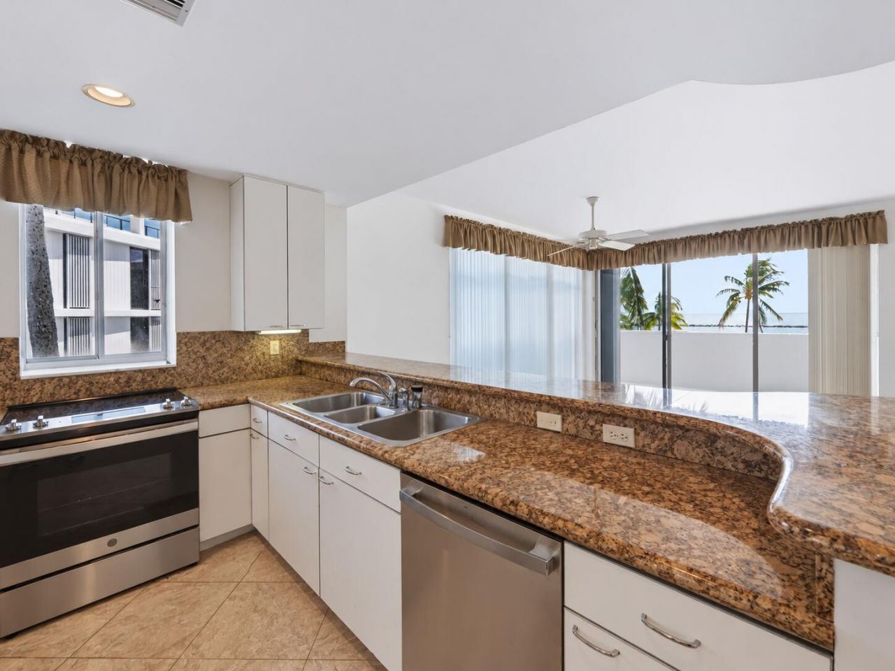 120 Inlet Way, Unit 301, Palm Beach Shores, FL 33404 Photo