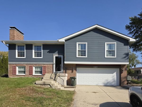 140 S whispering hills Drive , Naperville, IL 60540