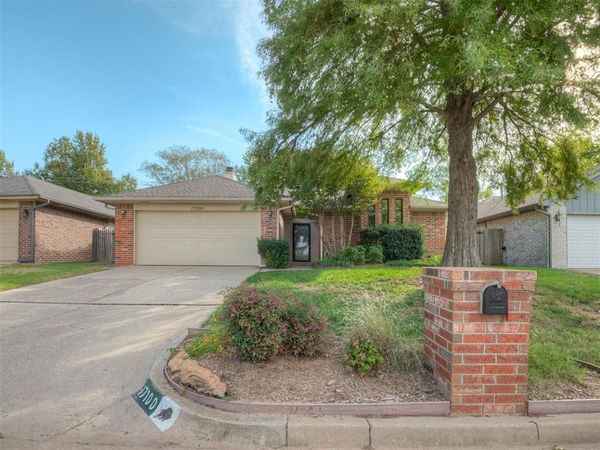 17100 Valley Crest , Edmond, OK 73012