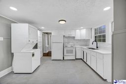 3801 1/2 Lamar Street photo 4