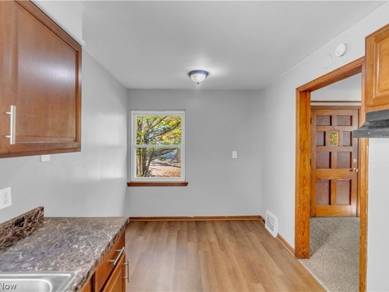 15700 Fernway Drive , Maple Heights, OH 44137 Photo 6