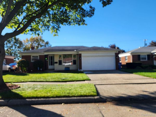 27741 Roan Drive , Warren, Mi 48093