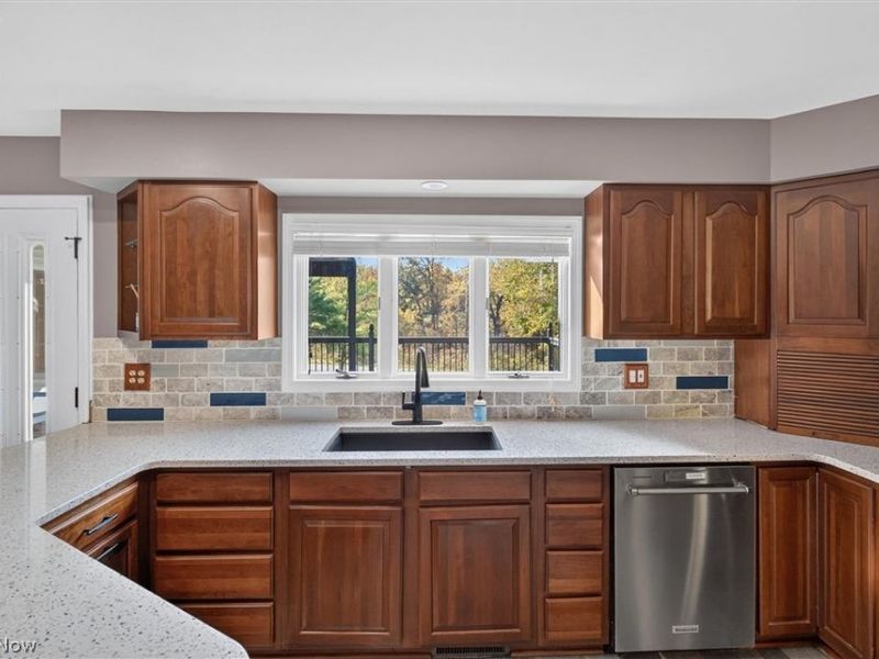 3187 Country Club Drive, Medina, OH 44256 Photo 7