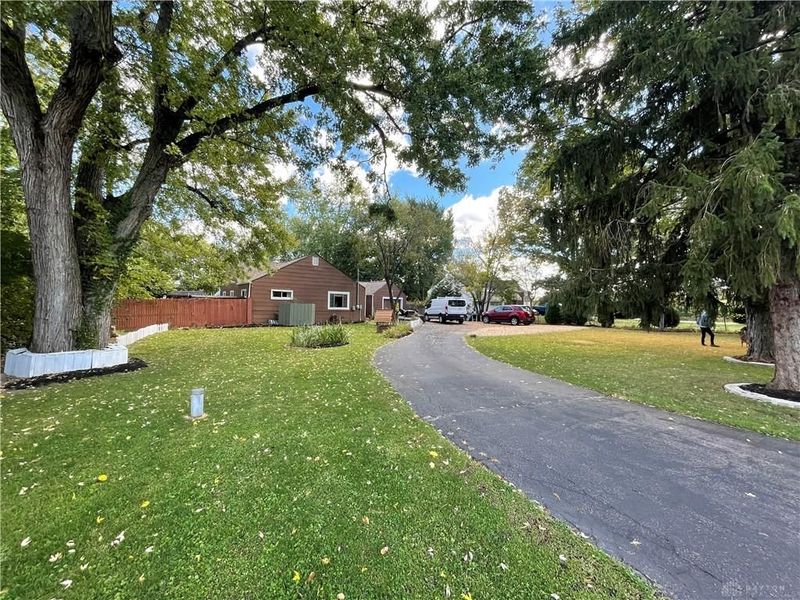 4290 Old Troy Pike, Dayton, OH 45404 Photo 3