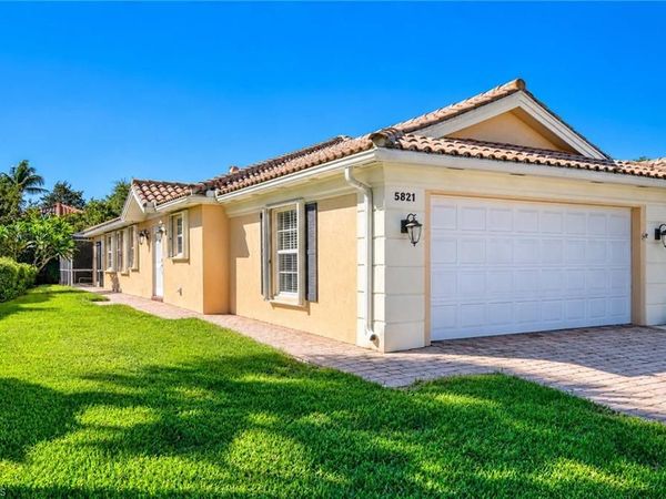 5821 Drummond WAY , NAPLES, FL 34119