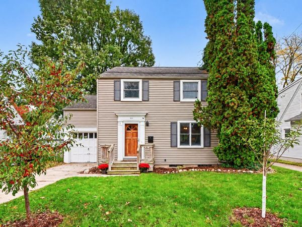 820 Chittenden Drive, East Lansing, MI 48823