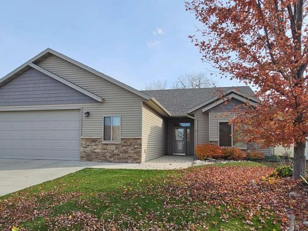 3418 25th Street S, Moorhead, MN 56560