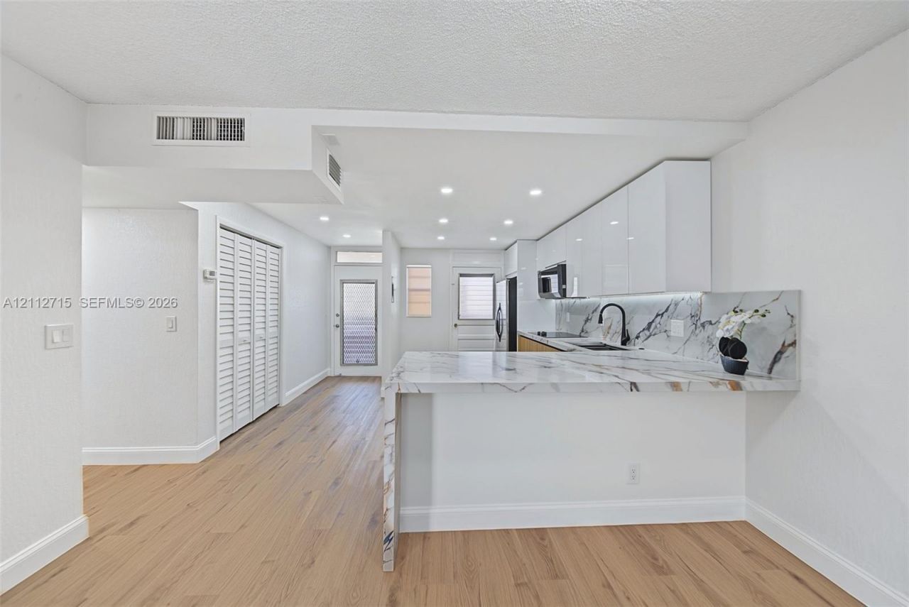 2800 NW 47th Ter , Unit 202A, Lauderdale Lakes, FL 33313 Photo