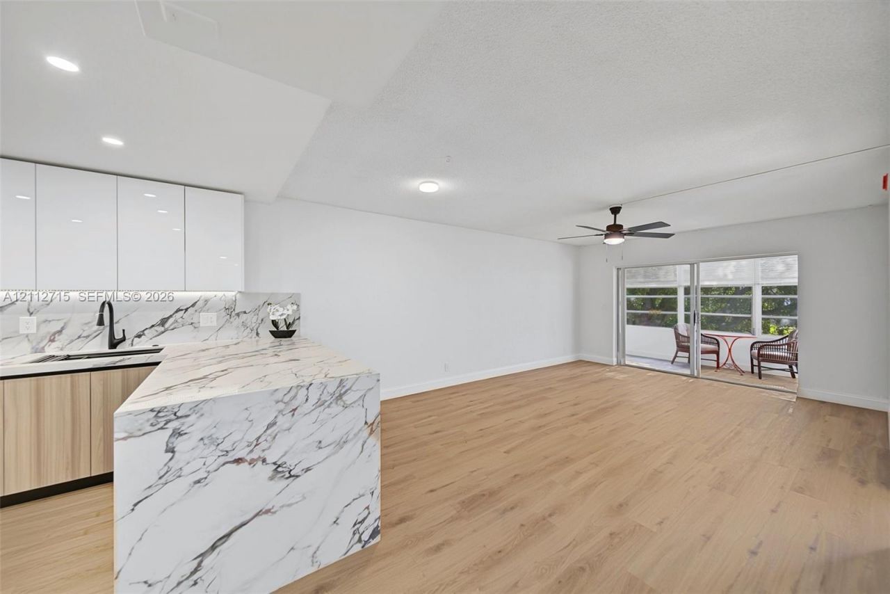 2800 NW 47th Ter , Unit 202A, Lauderdale Lakes, FL 33313 Photo