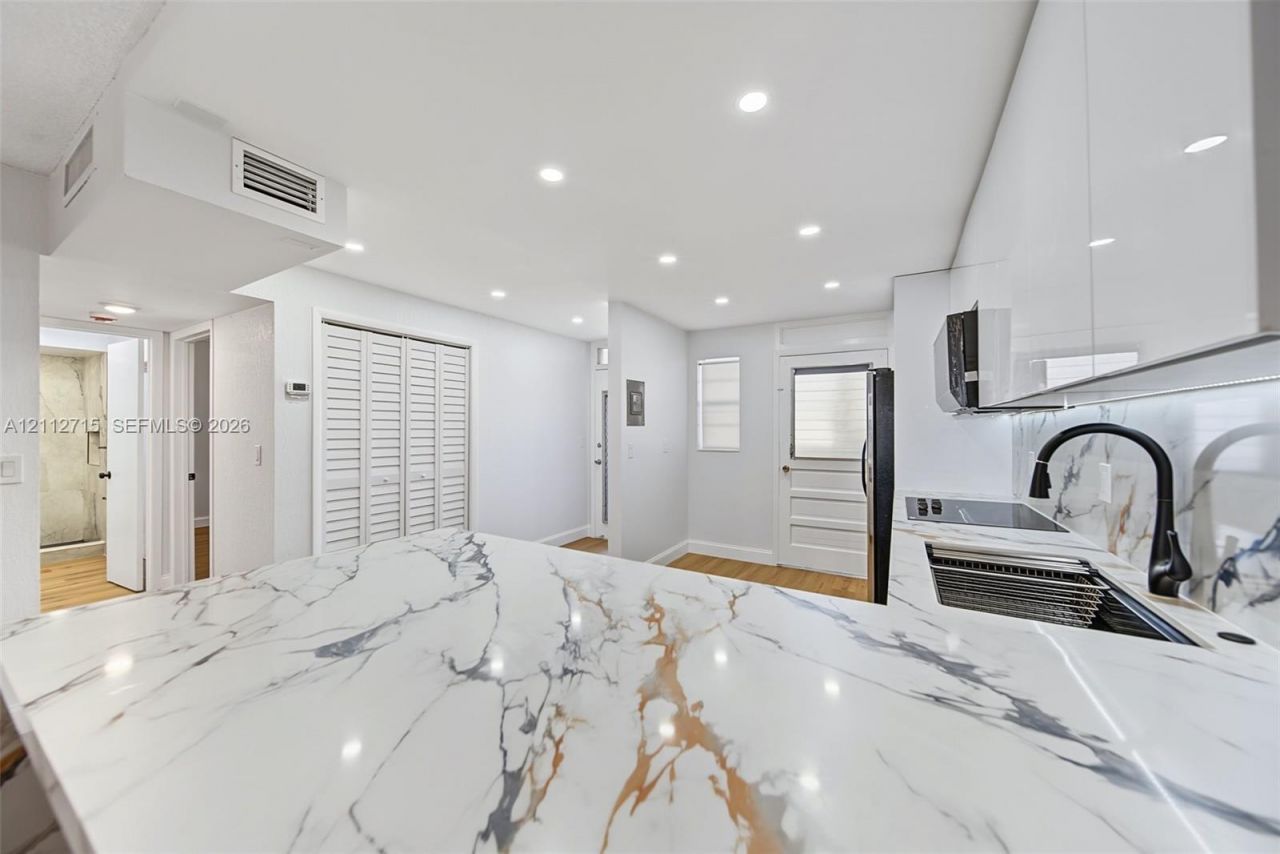 2800 NW 47th Ter , Unit 202A, Lauderdale Lakes, FL 33313 Photo