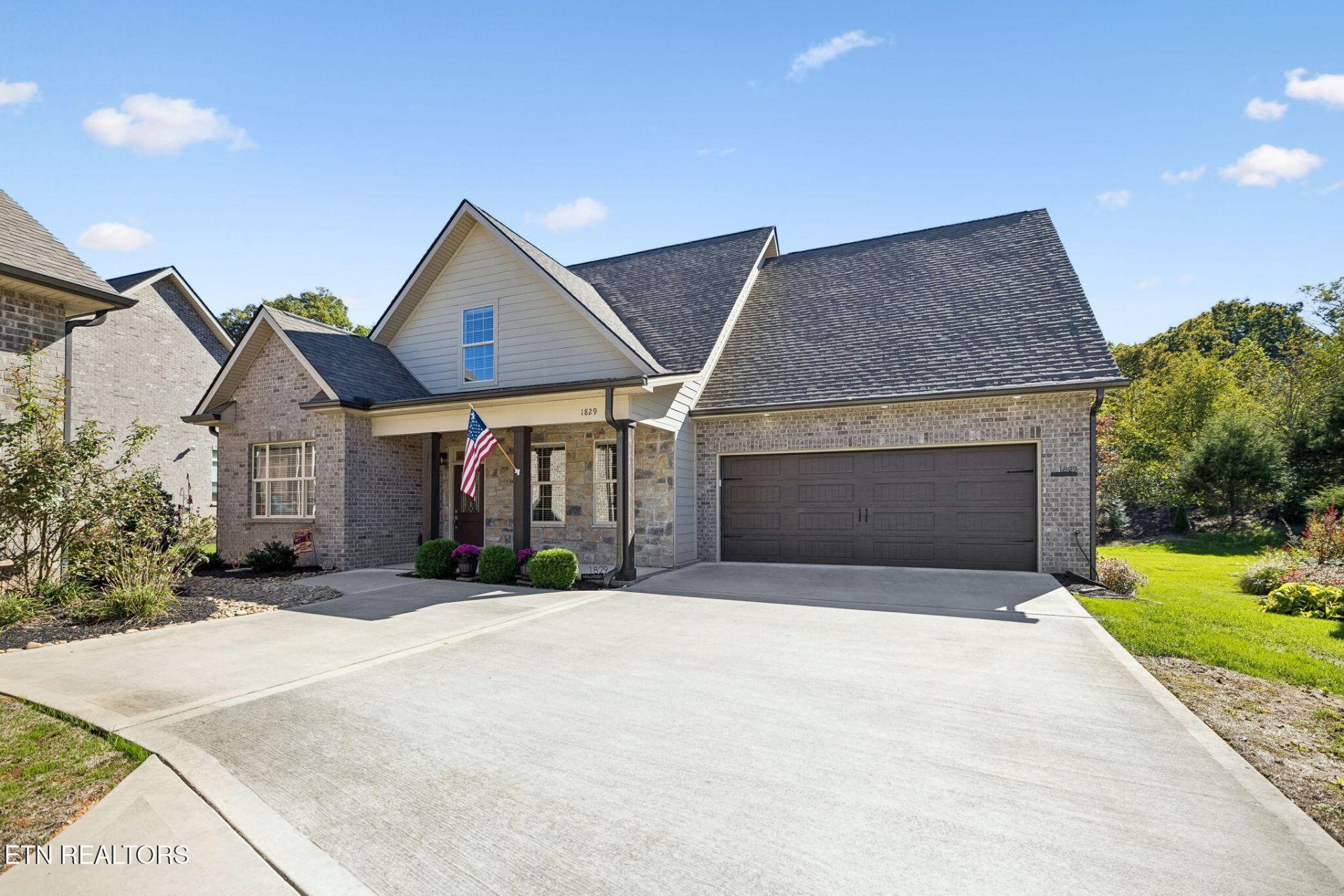 1829 Mountain Drive, Lenoir City, TN 37772 Main Photo