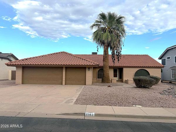 1351 S miramar, Mesa, AZ 85204