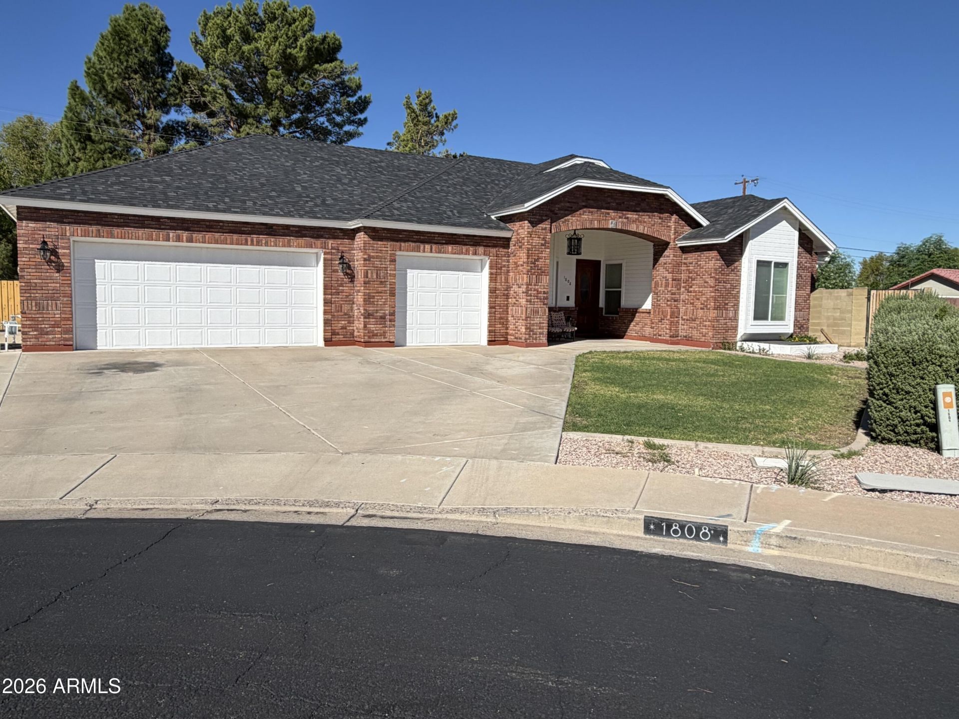 1808 E JUNIPER Circle, Mesa, AZ 85203