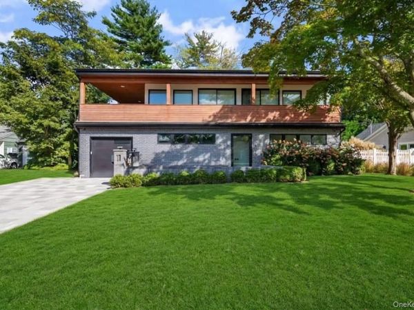 11 Circle Drive, Glen Cove, NY 11542