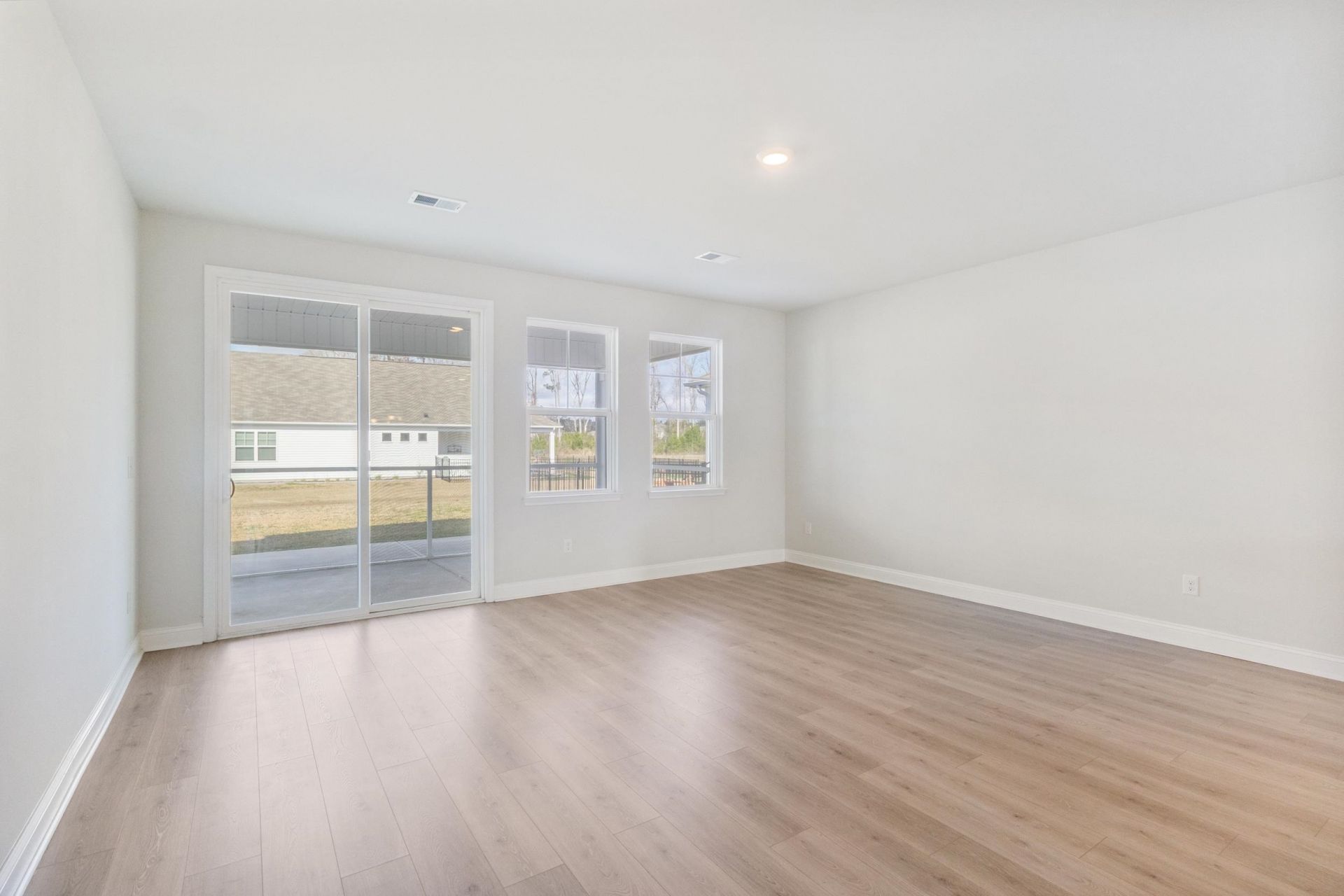 2053 Ainsley Dr.  Photo 12