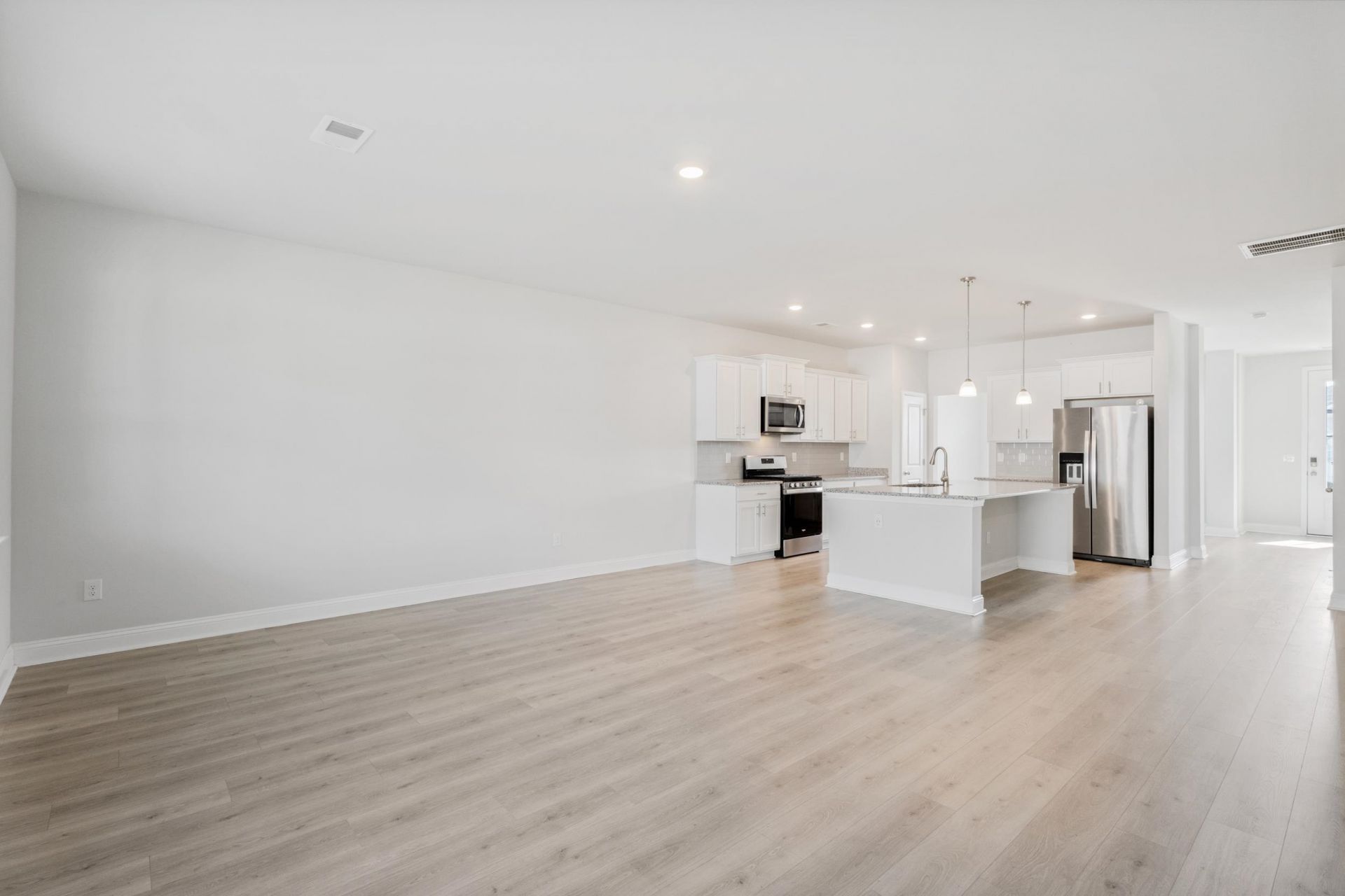 2053 Ainsley Dr.  Photo 14