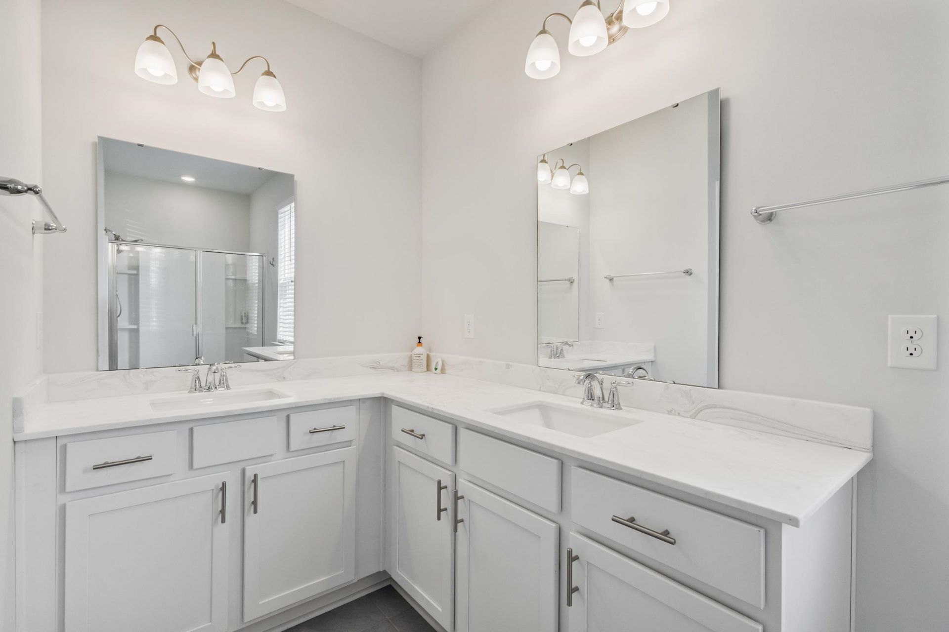 2053 Ainsley Dr.  Photo 18