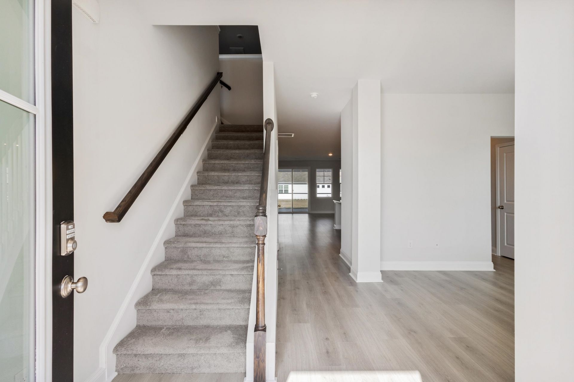 2053 Ainsley Dr.  Photo 5